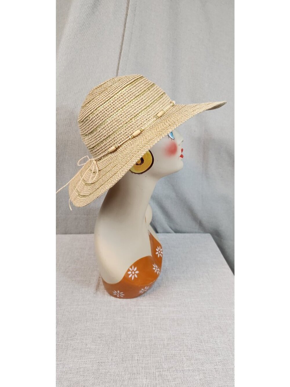 Chicos Paper Polyester Tan w Gold Stri Wide Brim Large Shade Summer Sun Hat USED - Picture 2 of 5